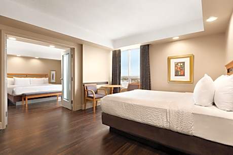 1 King Bed and 1 Queen Bed, One-Bedroom, Family Suite, Non-Smoking