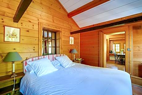 Chalet ( 4-8 People)