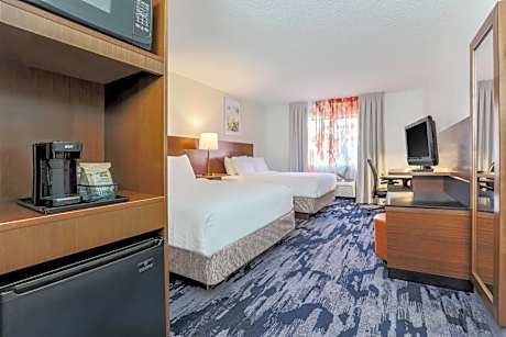 Queen Room with Two Queen Beds - Hearing Accessible