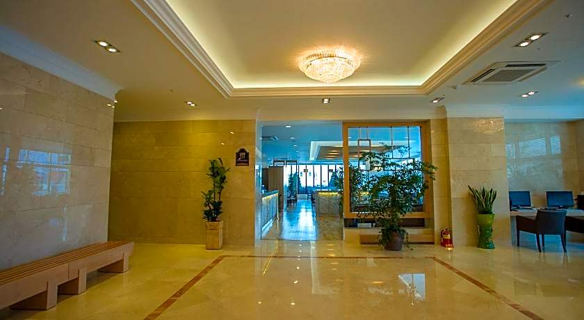 Fontana Beach Hotel