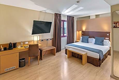 Premium Triple Room