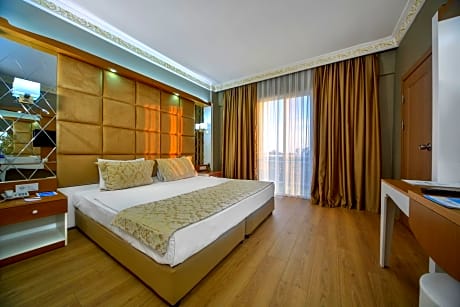 Suite with Sea View