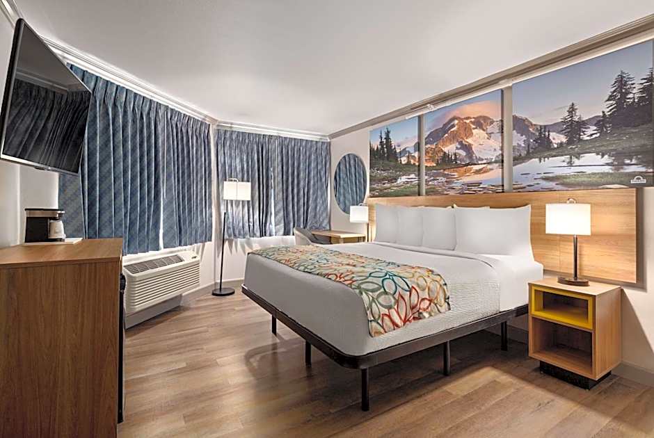 Days Inn by Wyndham Lakewood South Tacoma