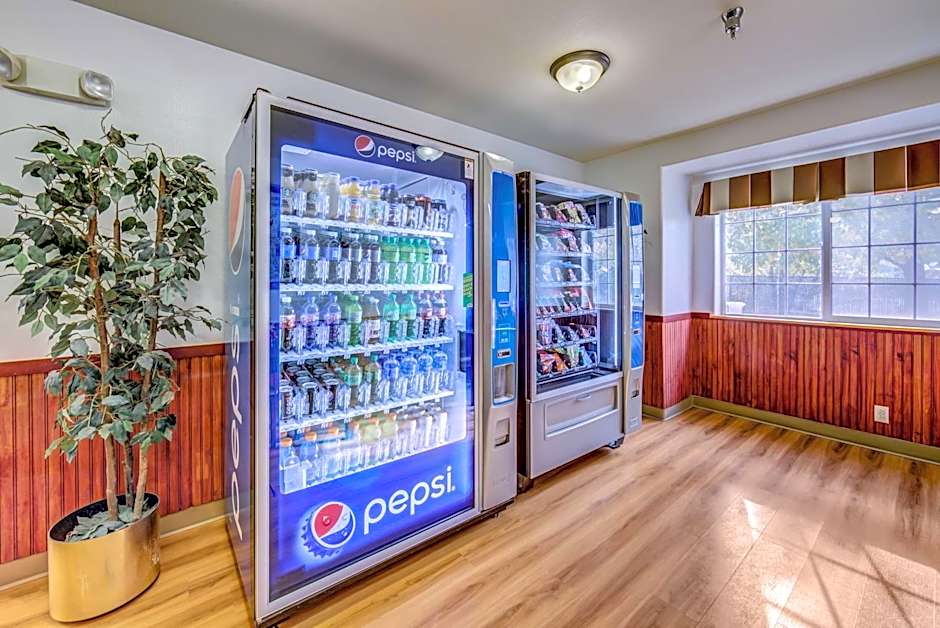 Motel 6 Sutherlin, OR - I-5