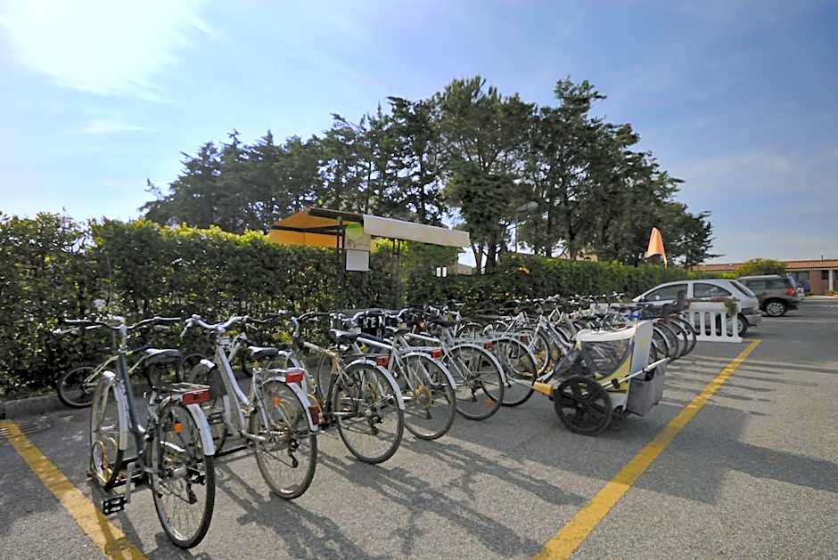 Villaggio Turistico La Cecinella