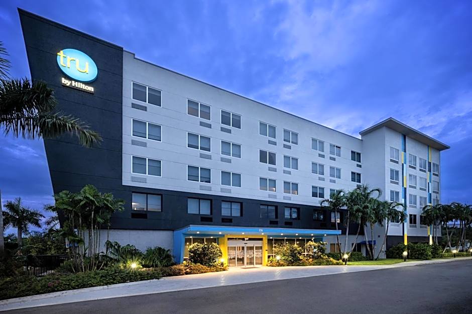 Tru by Hilton Miramar