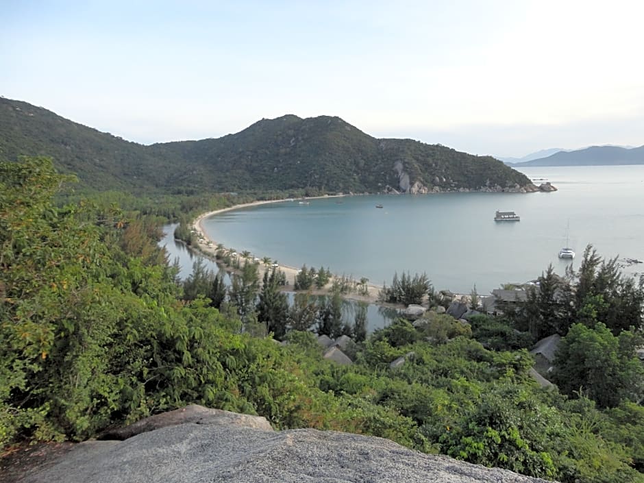 LAlya Ninh Van Bay
