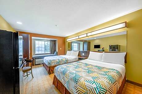 Queen Room with Two Queen Beds - Non-Smoking