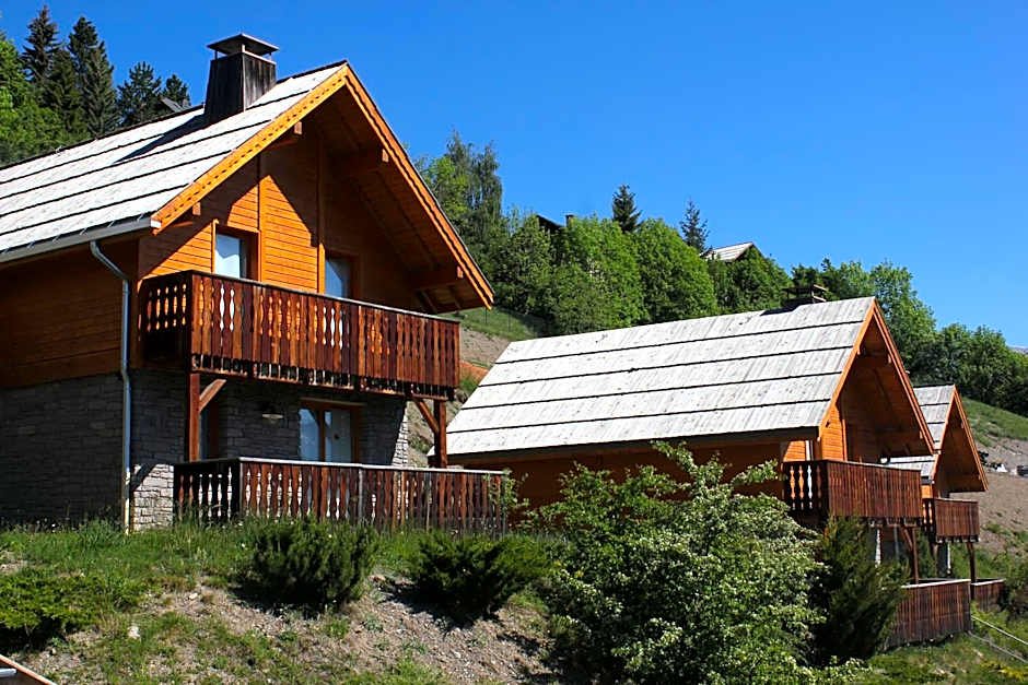 Chalets de Praroustan by Actisource