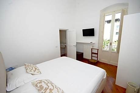 Deluxe Double Room with Balcony and Sea View