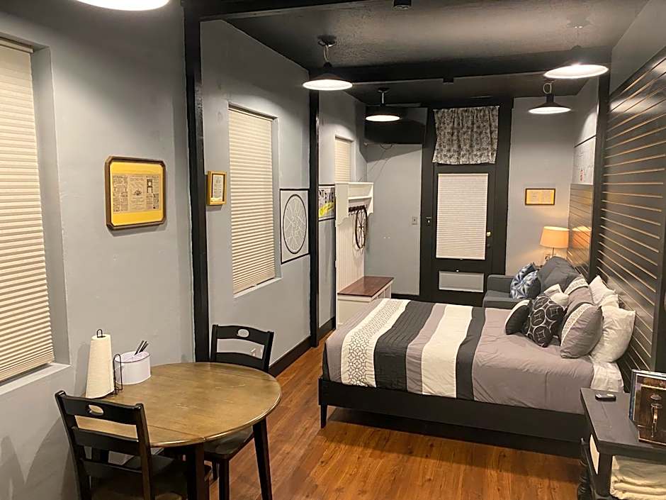 Hermann Crown Suites