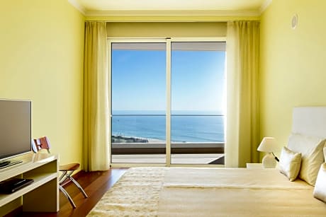 Deluxe Double Room with Balcony and Sea View