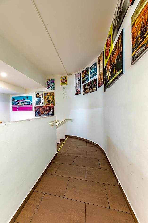 A&T Hotel & Hostel