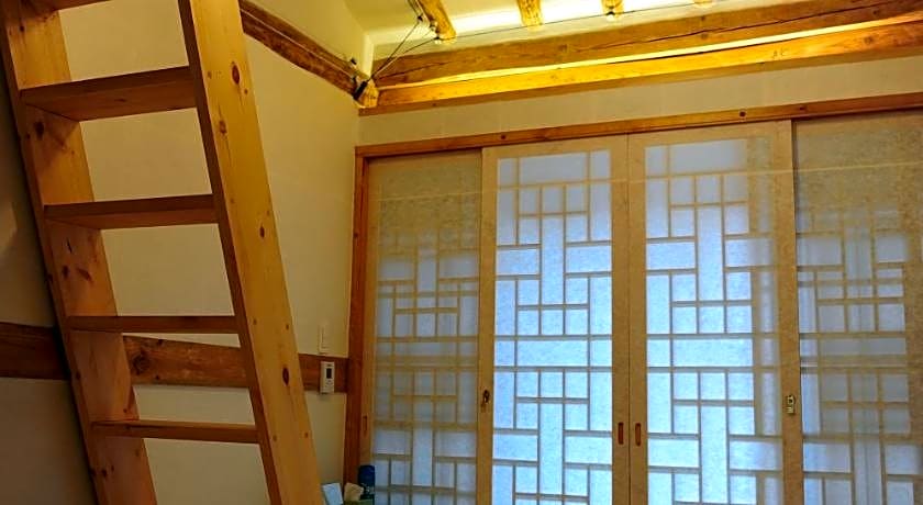 Gaeunchae Hanok Guesthouse Jeonju