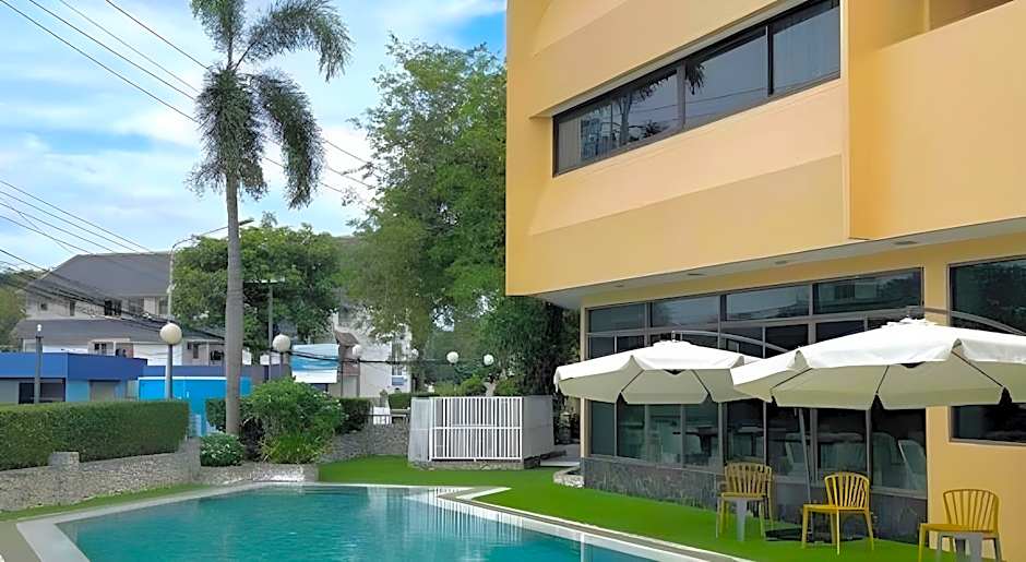 Bangsaen Villa Hotel