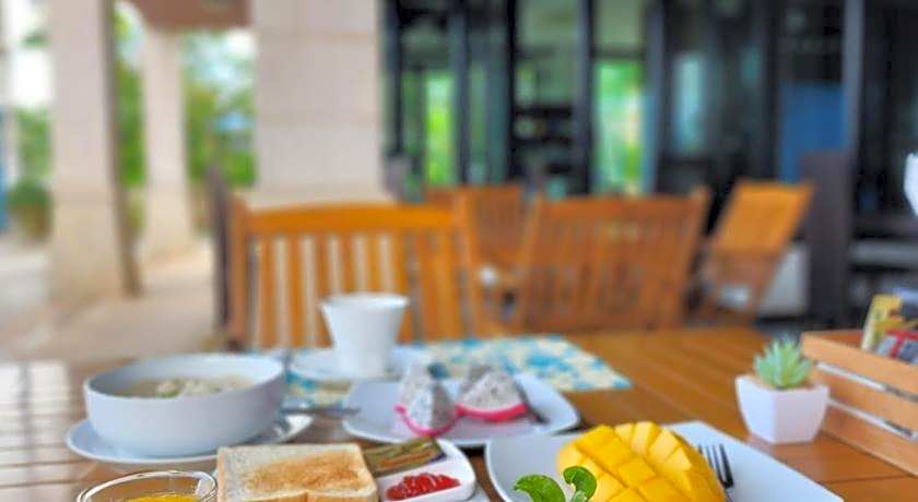 Lanta Mermaid Boutique House Hotel