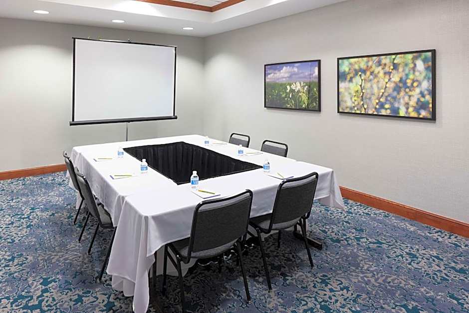 Hilton Garden Inn Naperville Warrenville