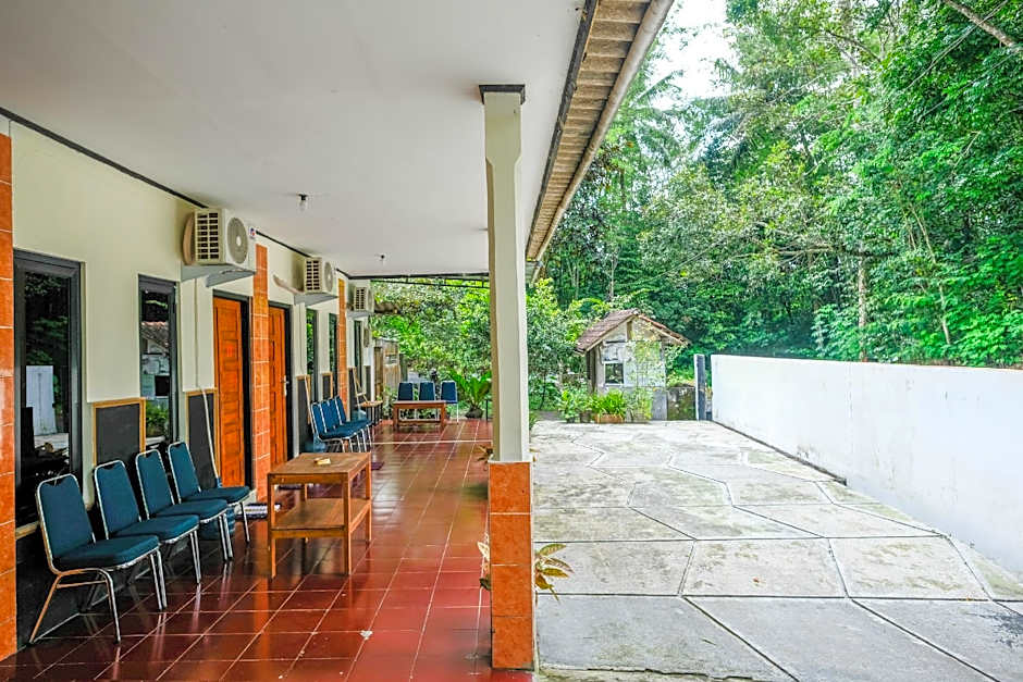 RedDoorz near Museum Gunung Merapi