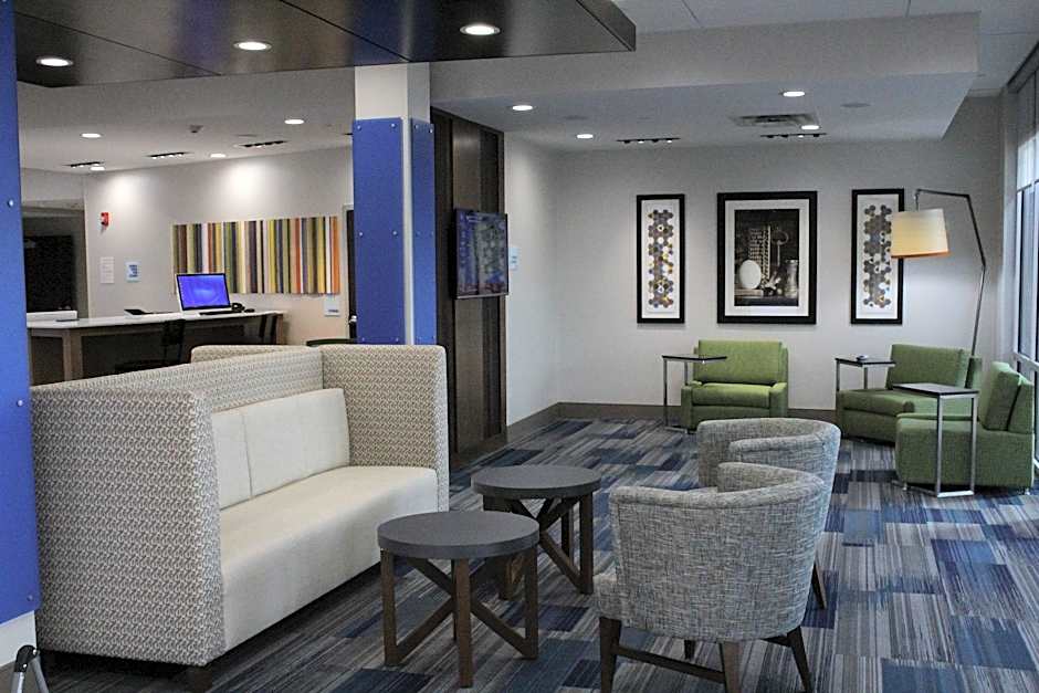 Holiday Inn Express & Suites - Milledgeville By IHG