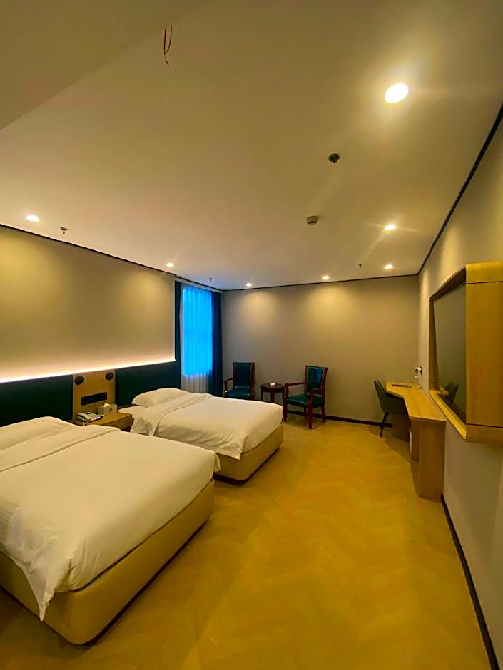 GreenTree Inn Jiaxing Zhapu jiulong Mountain Express Hotel