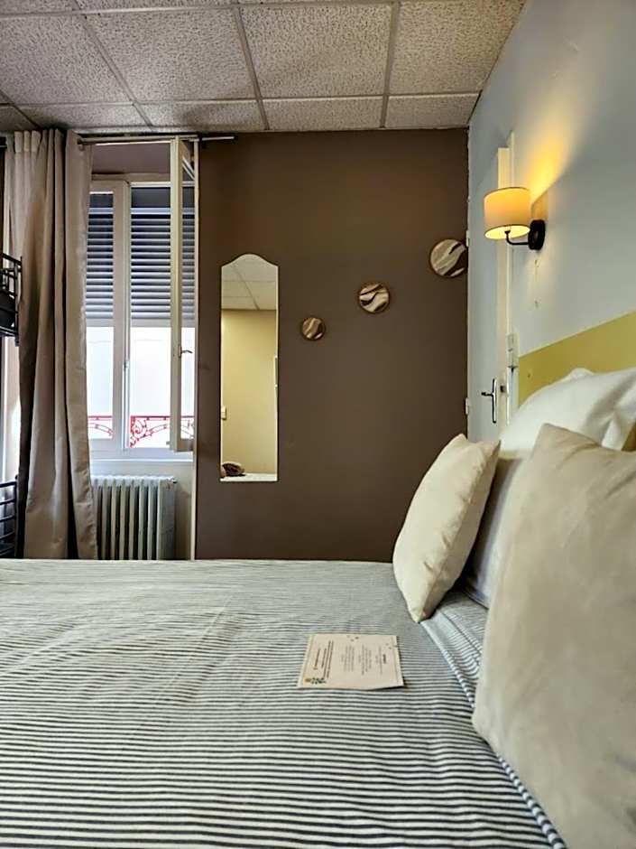 Foto 1 daripada 6 — Triple Room with Private Bathroom