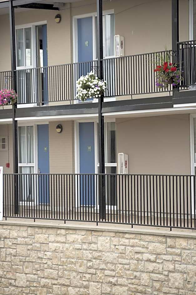 The Falls Hotel & Inn