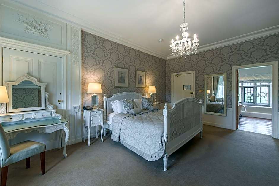 Photo 1 of 3 of 1 Queen Bed