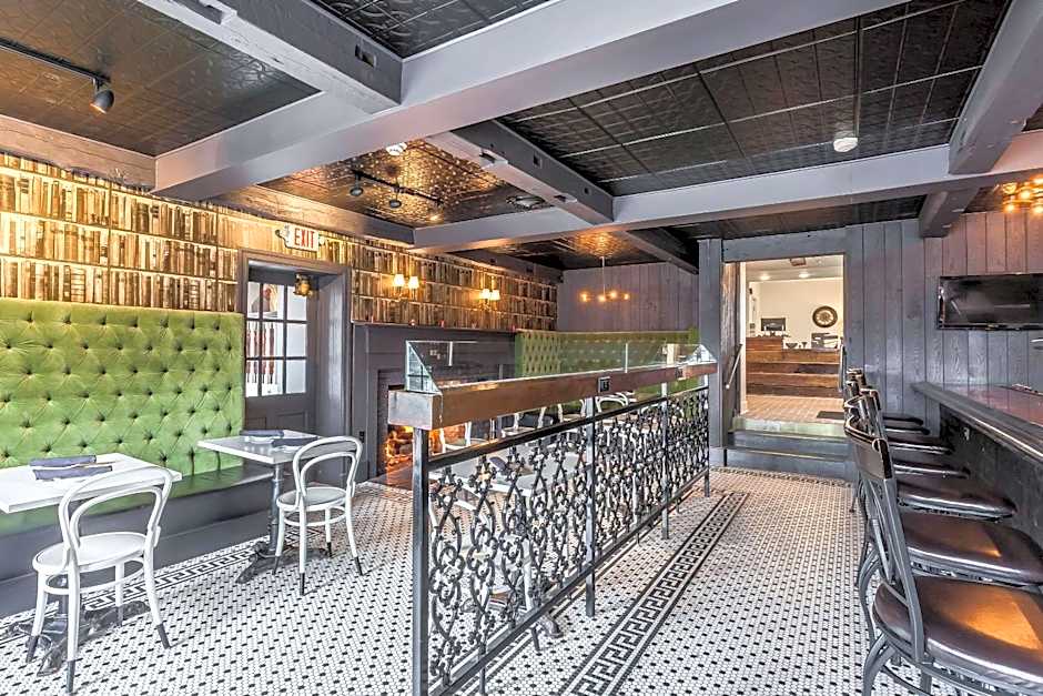 The Aurora Inn Hotel and Event Center