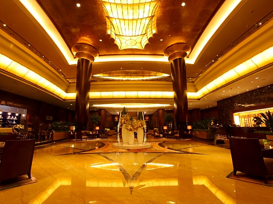 Zhongwei Green Lake Hotel Kunming