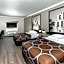 Super 8 by Wyndham San Antonio/Alamodome Area