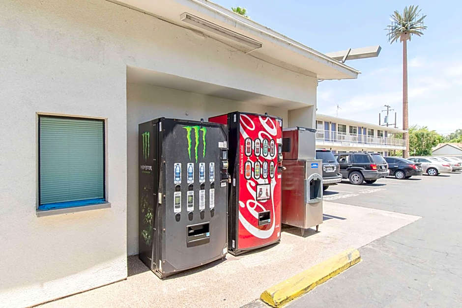 Motel 6 Bakersfield