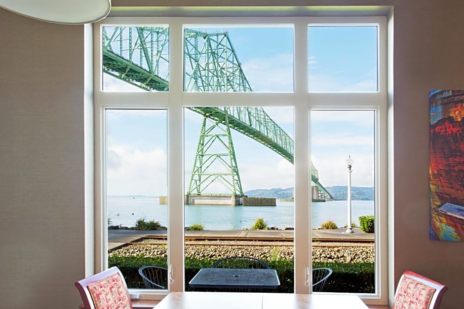 Holiday Inn Express Hotel & Suites Astoria, an IHG Hotel