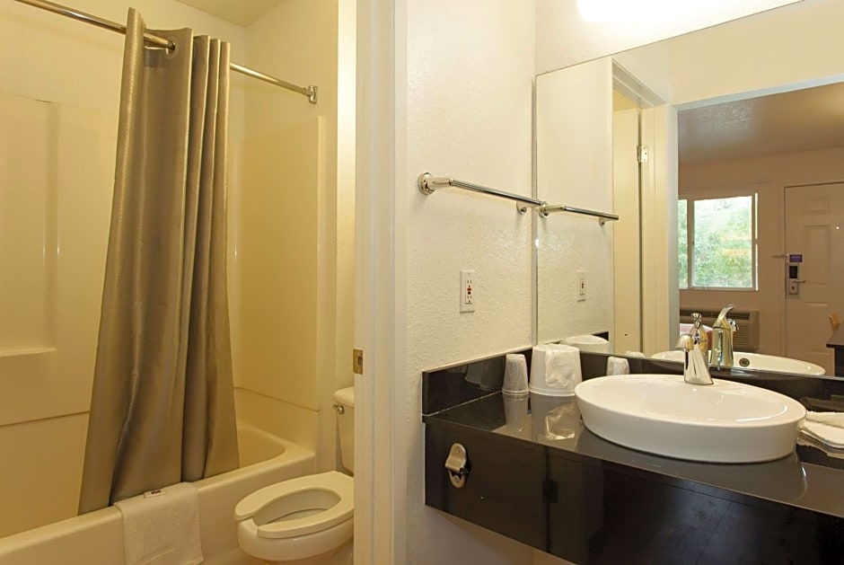 Motel 6-Sacramento, CA - Central
