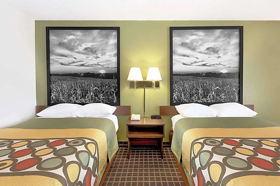 Super 8 by Wyndham Norfolk