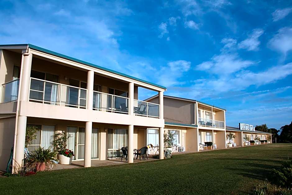 Lakeview Motel & Apartments