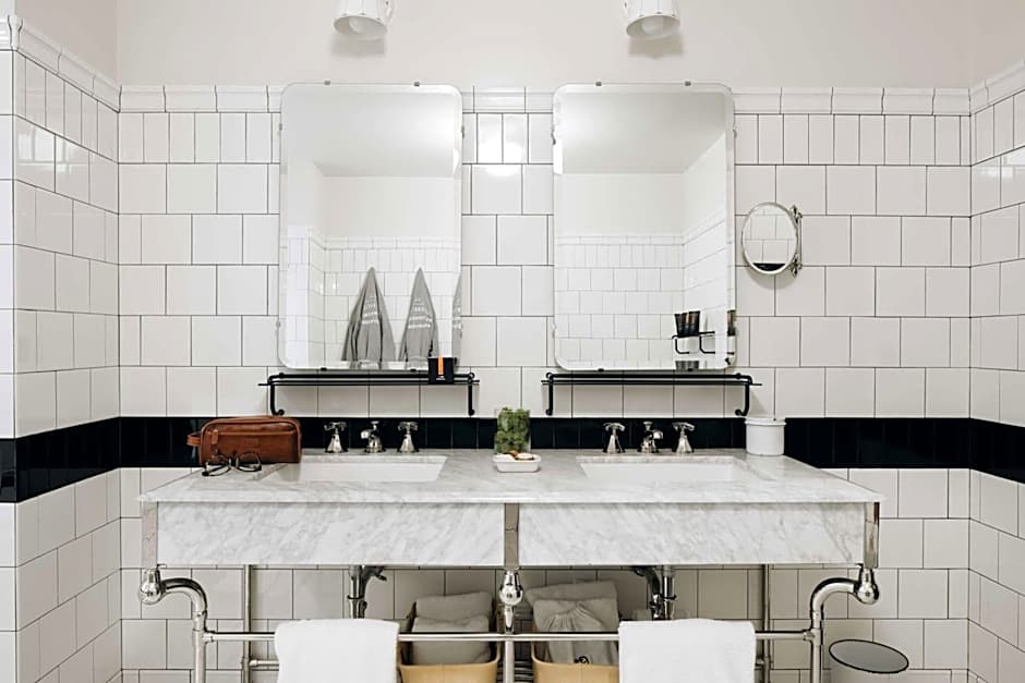 Chicago Athletic Association, part of Hyatt