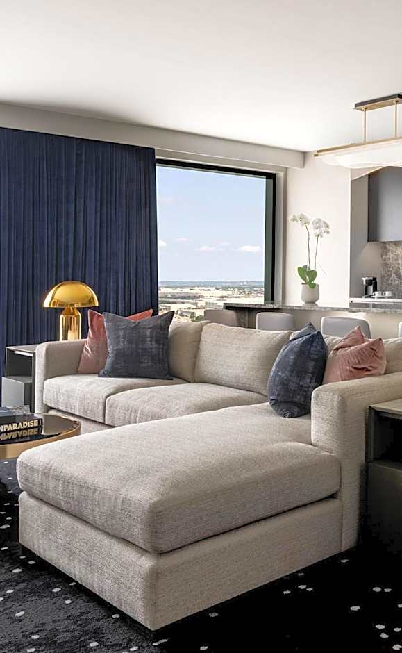Loews Arlington Hotel