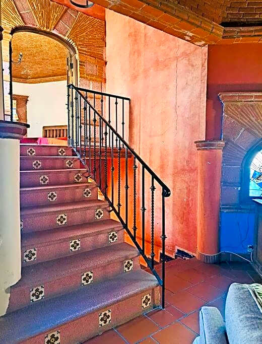 Residencia estilo Californiana Jardín de los Soles