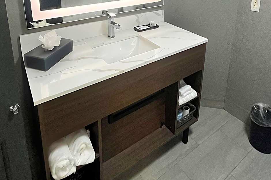 La Quinta Inn & Suites by Wyndham Jacksonville Butler Blvd