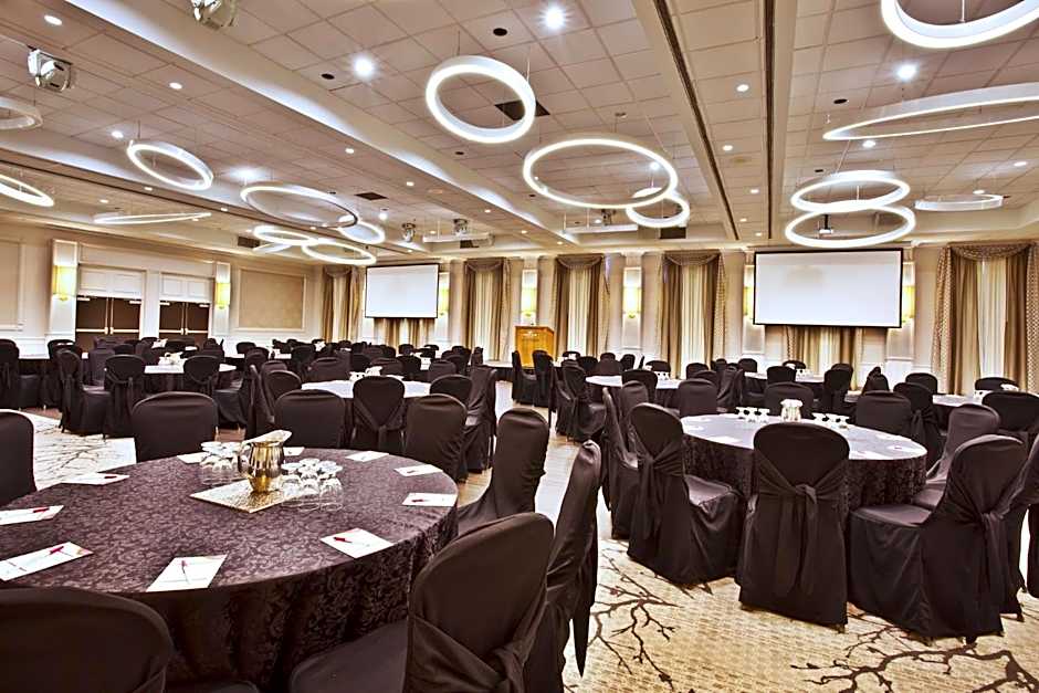 Crowne Plaza Kitchener-Waterloo By IHG