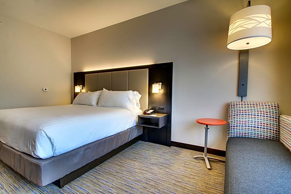 Holiday Inn Express & Suites Charleston NE Mt Pleasant US17 By IHG