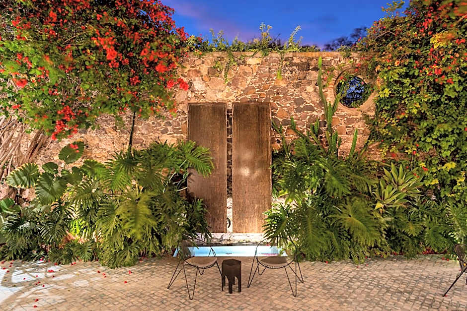 Villa Garita, 6BR Designer Villa with Heated Pool in Centro