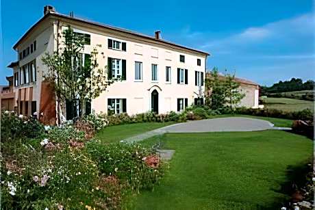 Spinerola Hotel in Cascina & Restaurant UvaSpina