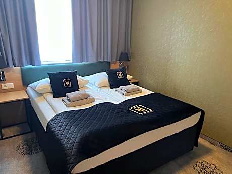 One-Bedroom Family Apartment