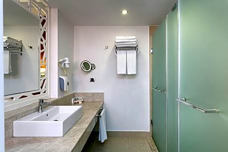 DOUBLE SINGLE USE LAND VIEW