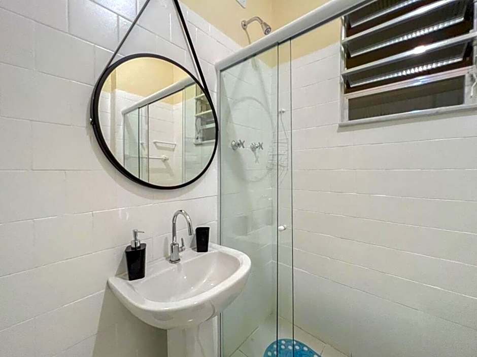 Apto completo em Copacabana