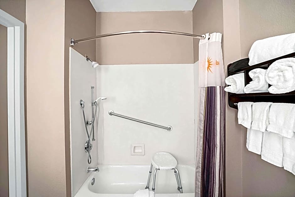 La Quinta Inn & Suites by Wyndham Lebanon