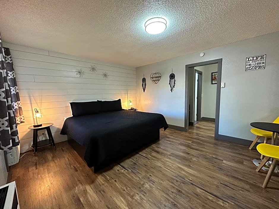 Lake Ridge Hotel