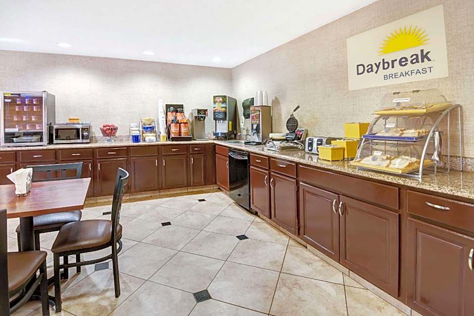 Days Inn & Suites by Wyndham Albuquerque West