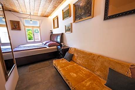 One-Bedroom Deluxe Apartment